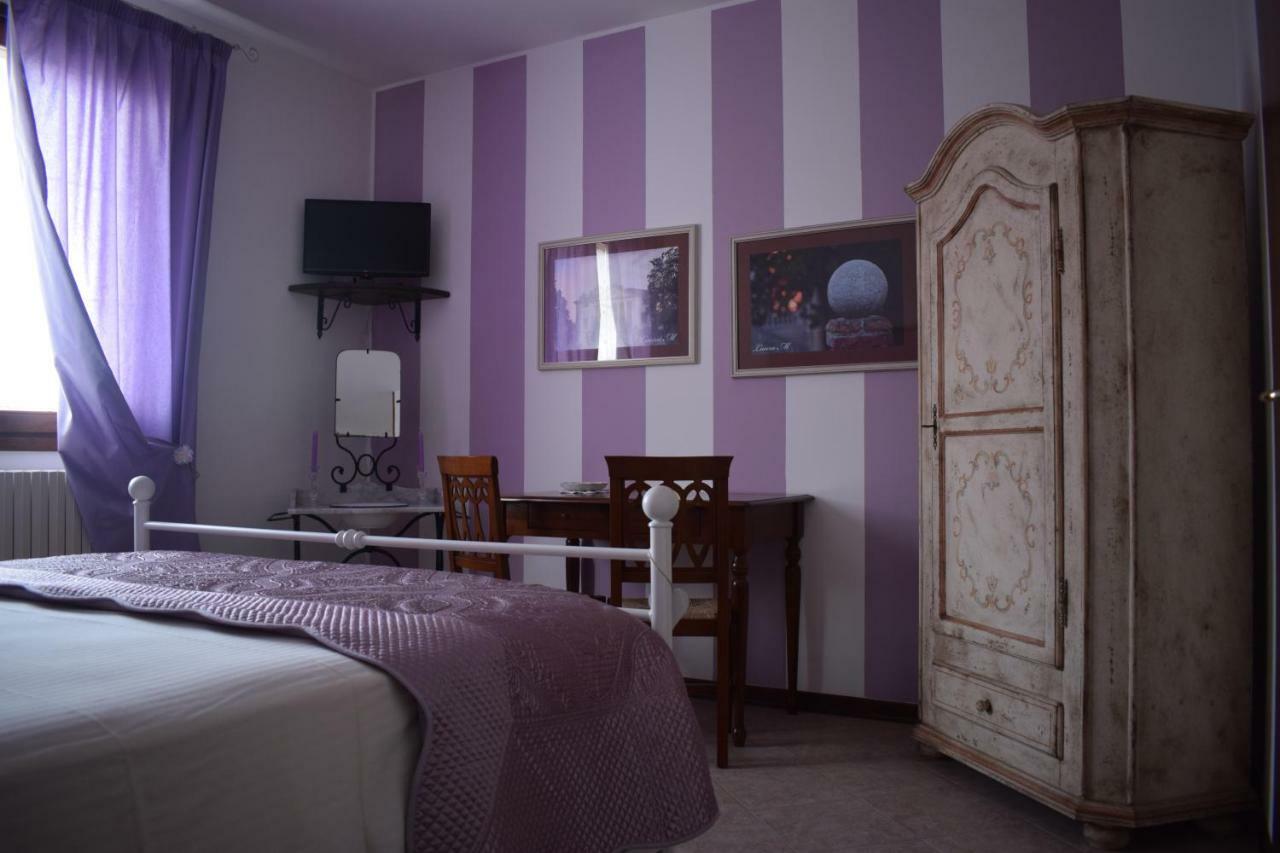 オッキオベッロ A Casa Di Laura Bed & Breakfast エクステリア 写真