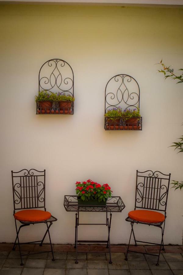 オッキオベッロ A Casa Di Laura Bed & Breakfast エクステリア 写真