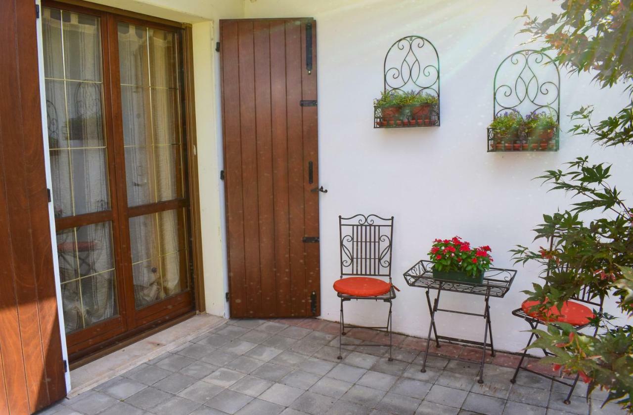 オッキオベッロ A Casa Di Laura Bed & Breakfast エクステリア 写真